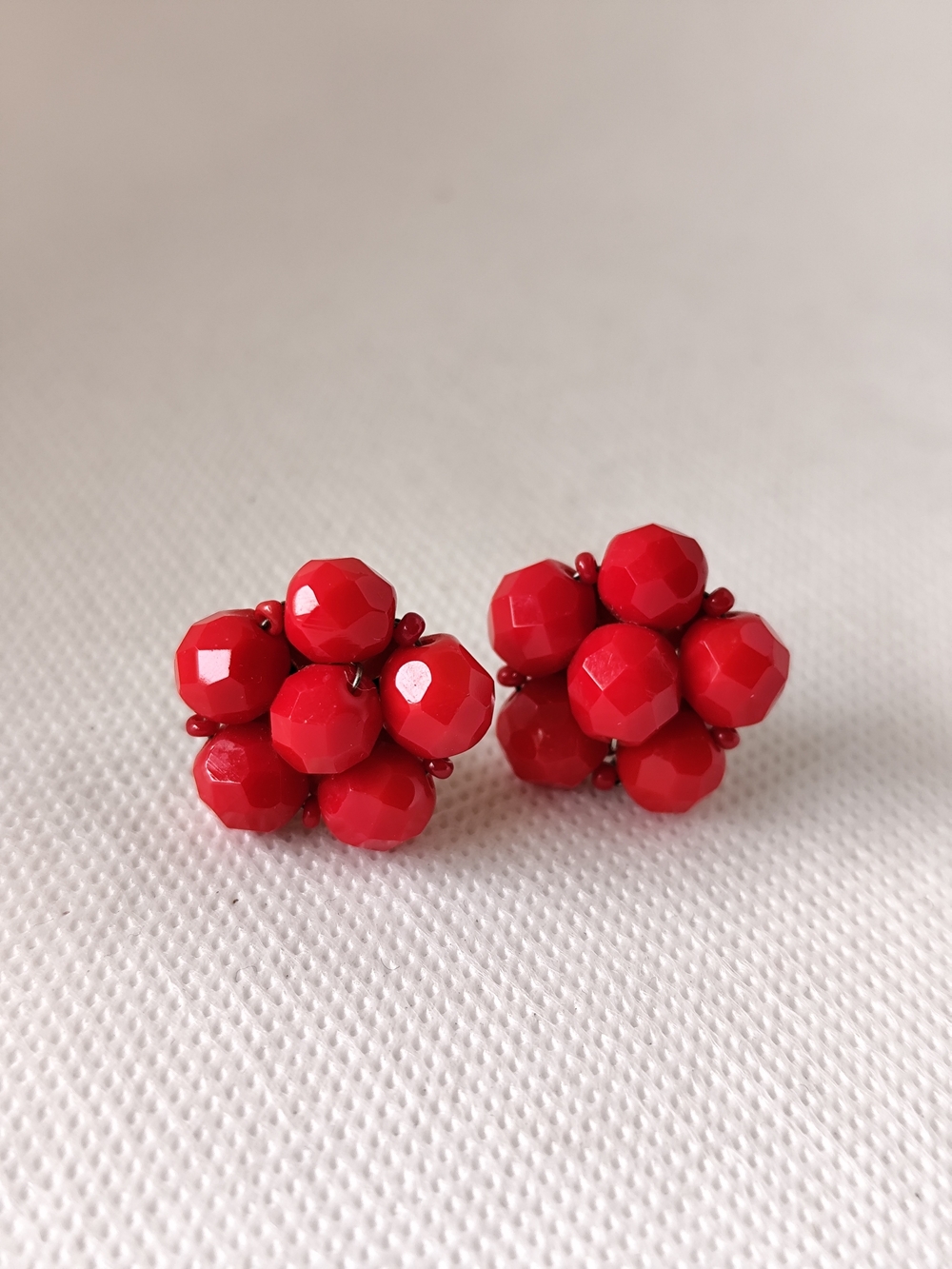 Vintage Red Cluster Bead Screw-back Earrings